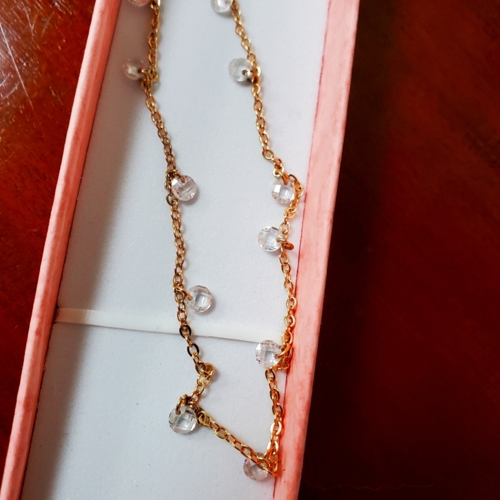Gold and Floating crystal necklace